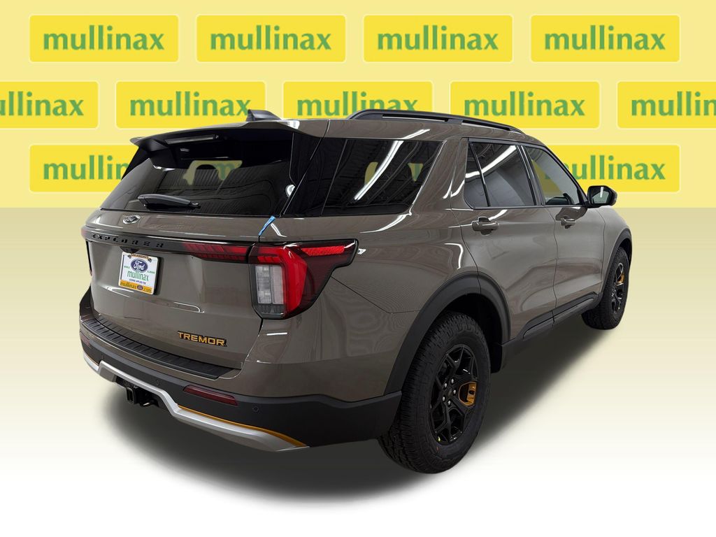 New 2026 Gray Ford Tremor image 3