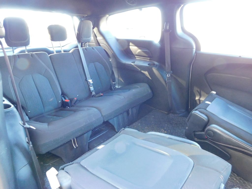 Thumbnail: 2021 Chrysler Pacifica - 5