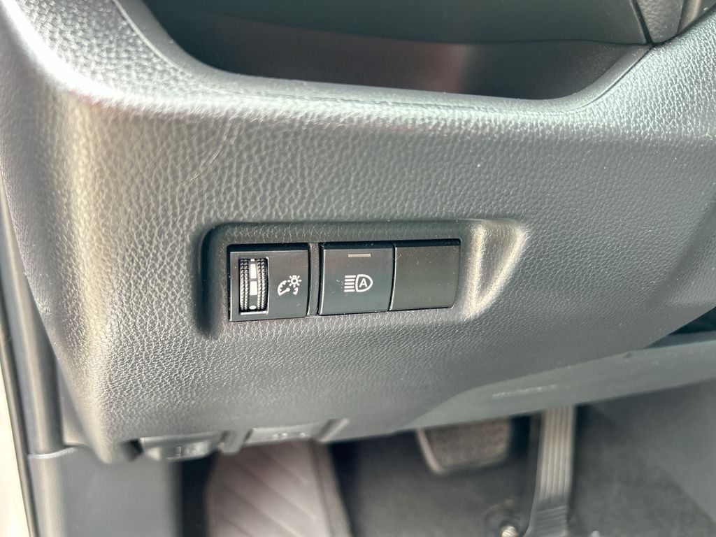 Thumbnail: 2021 Toyota RAV4 - 14