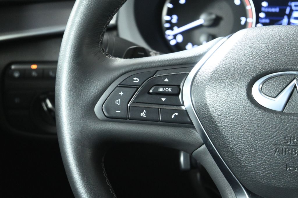 2022 INFINITI QX55 Essential 16