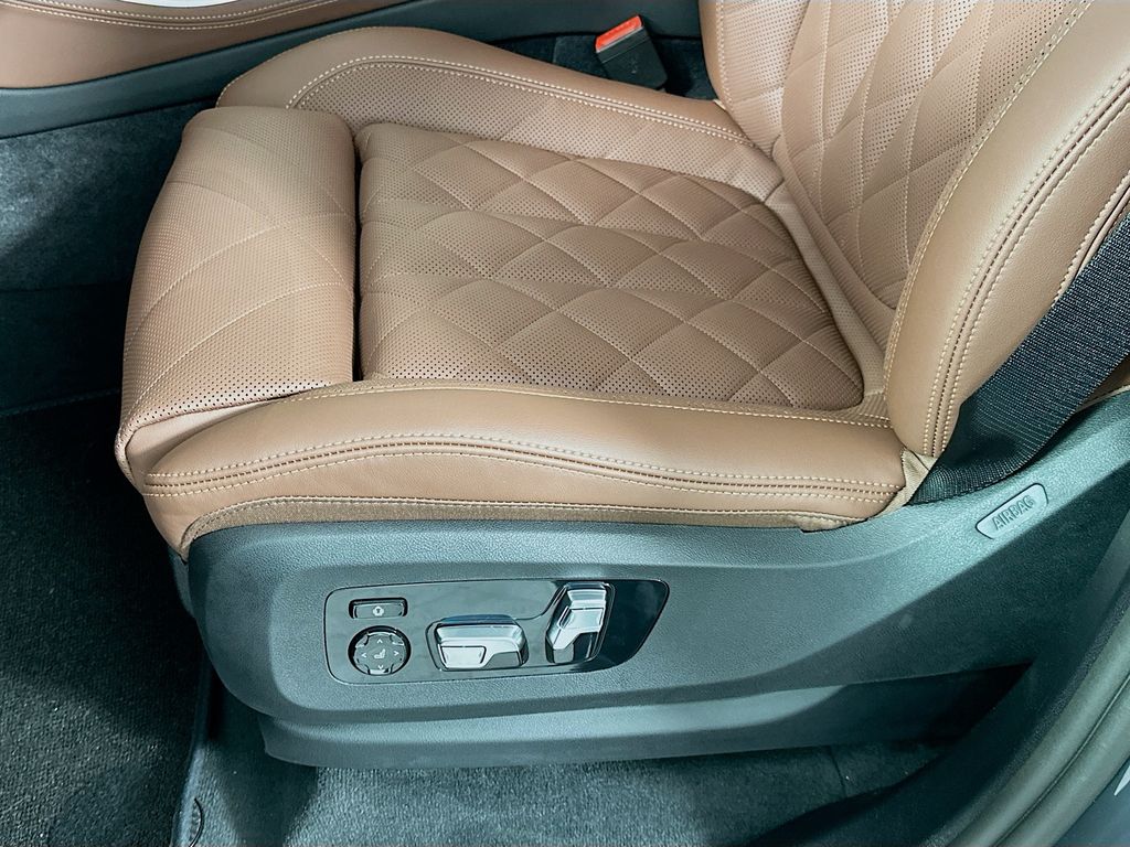 Thumbnail: 2026 BMW X5 - 21