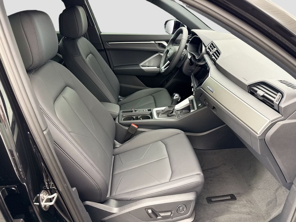 Thumbnail: 2025 Audi Q3 - 18