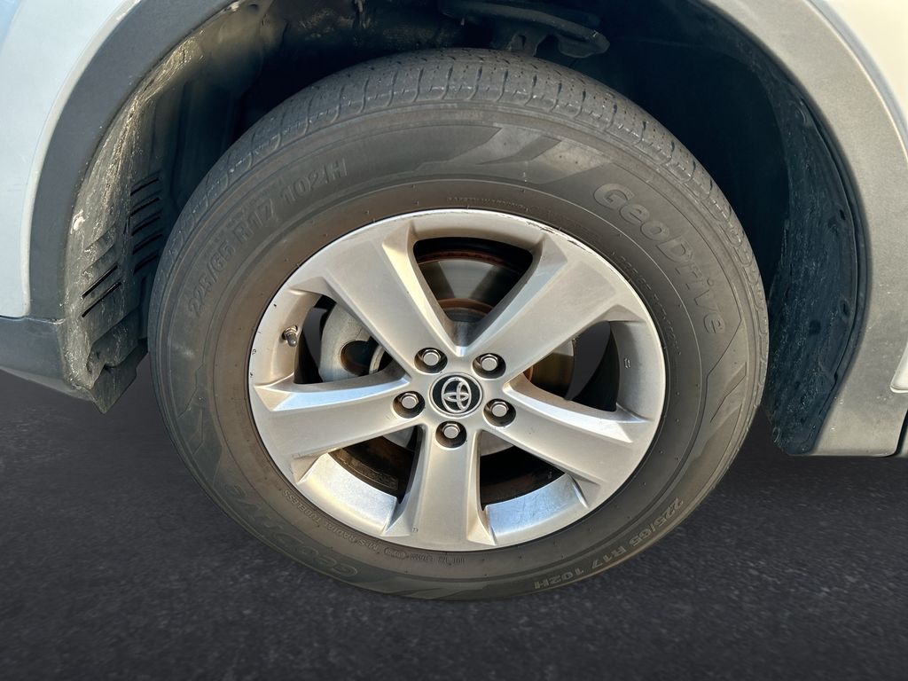 Thumbnail: 2015 Toyota RAV4 - 10
