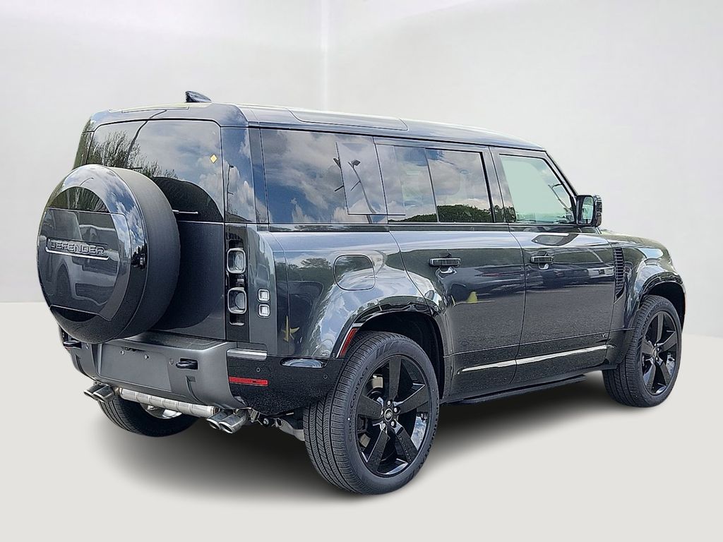 Thumbnail: 2025 Land Rover Defender - 4