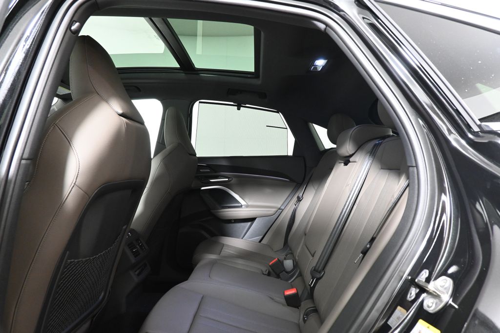 Thumbnail: 2025 Audi Q5 - 28