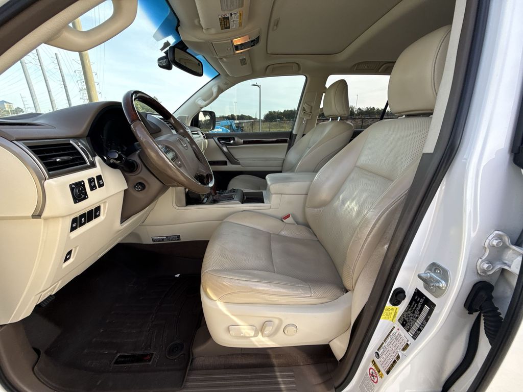 Thumbnail: 2017 Lexus GX - 30