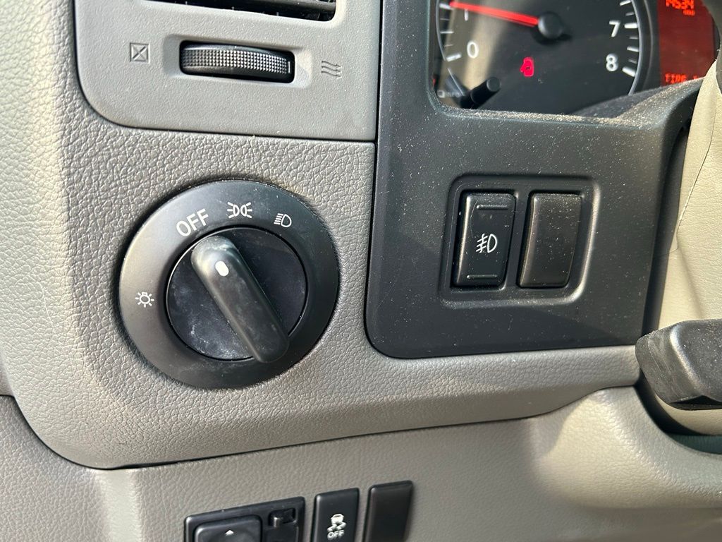 Thumbnail: 2020 Nissan NV - 17