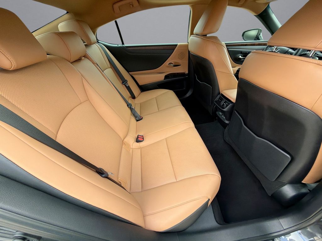 Thumbnail: 2024 Lexus ES - 17