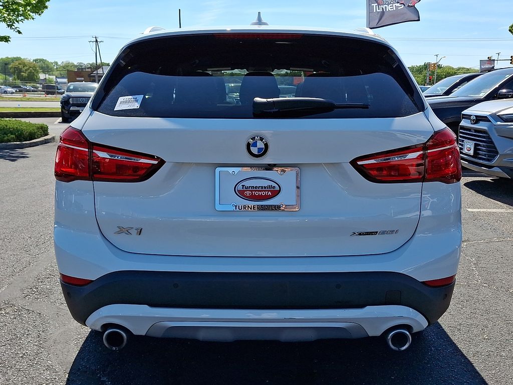 Thumbnail: 2021 BMW X1 - 5