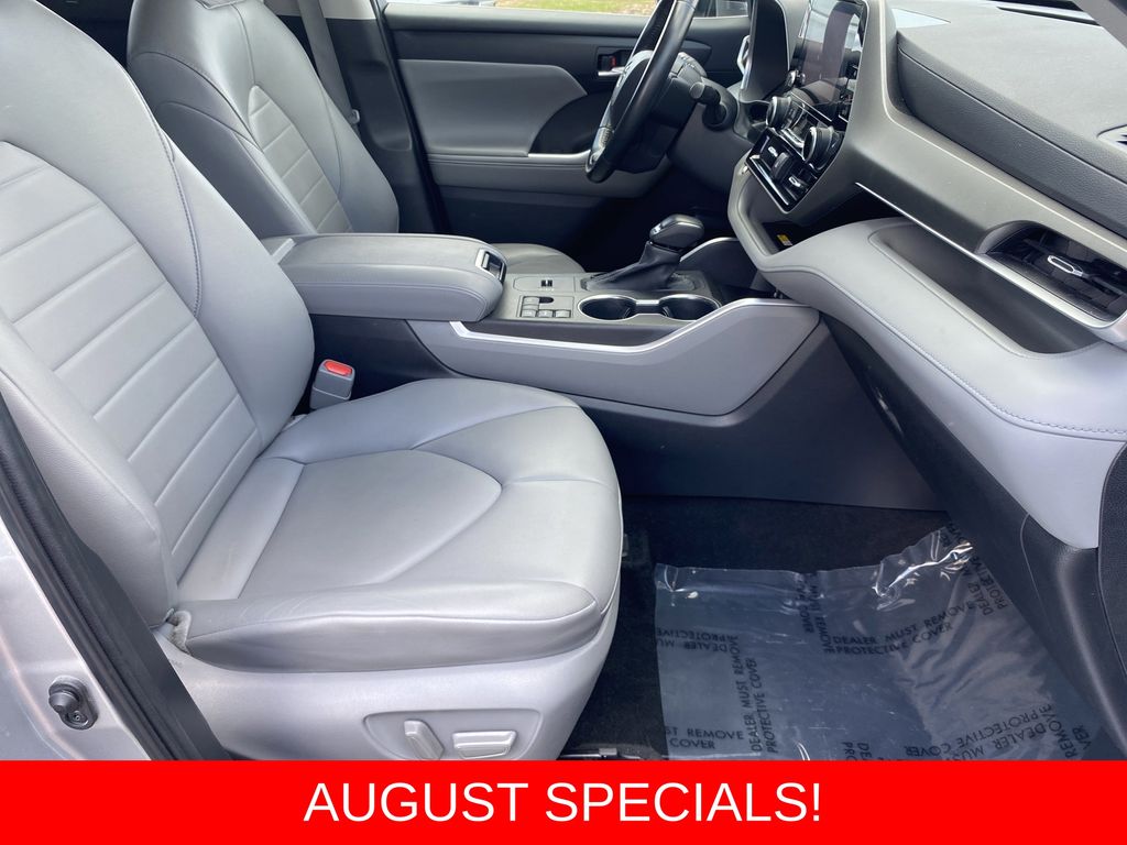 Used 2023 Toyota Highlander SUV