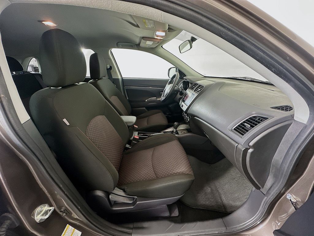Thumbnail: 2019 Mitsubishi Outlander Sport - 26