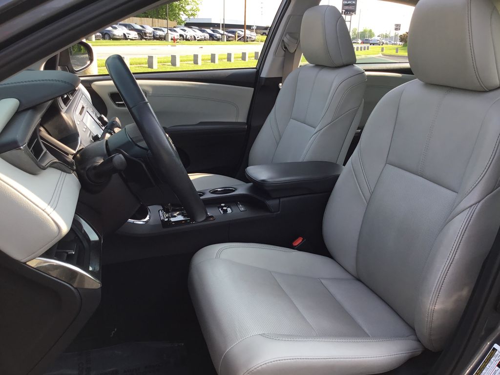 2018 Toyota Avalon Limited 12
