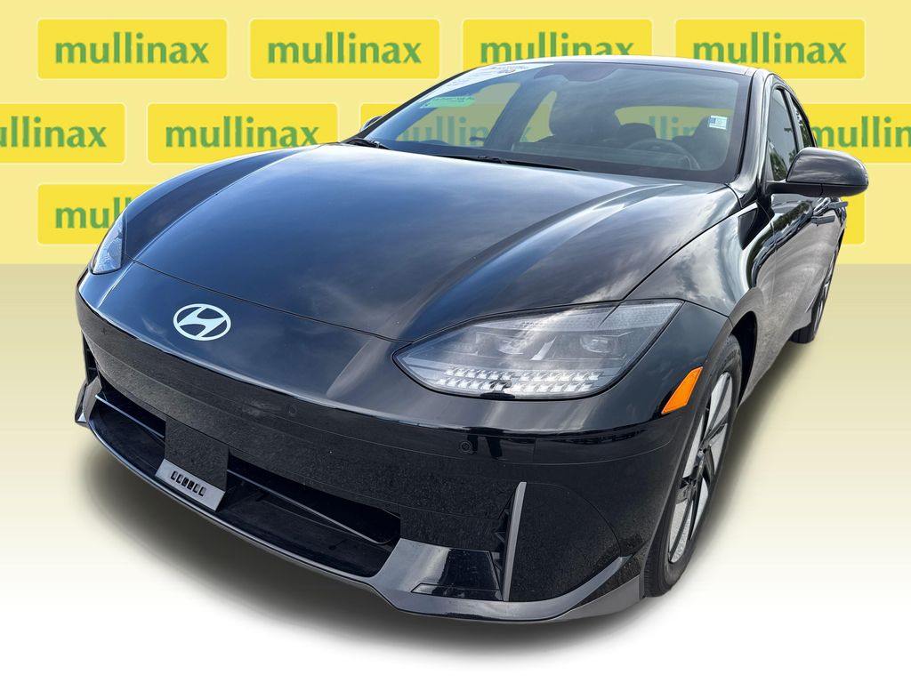 Certified Used 2024 Black Hyundai SE Standard Range image 10
