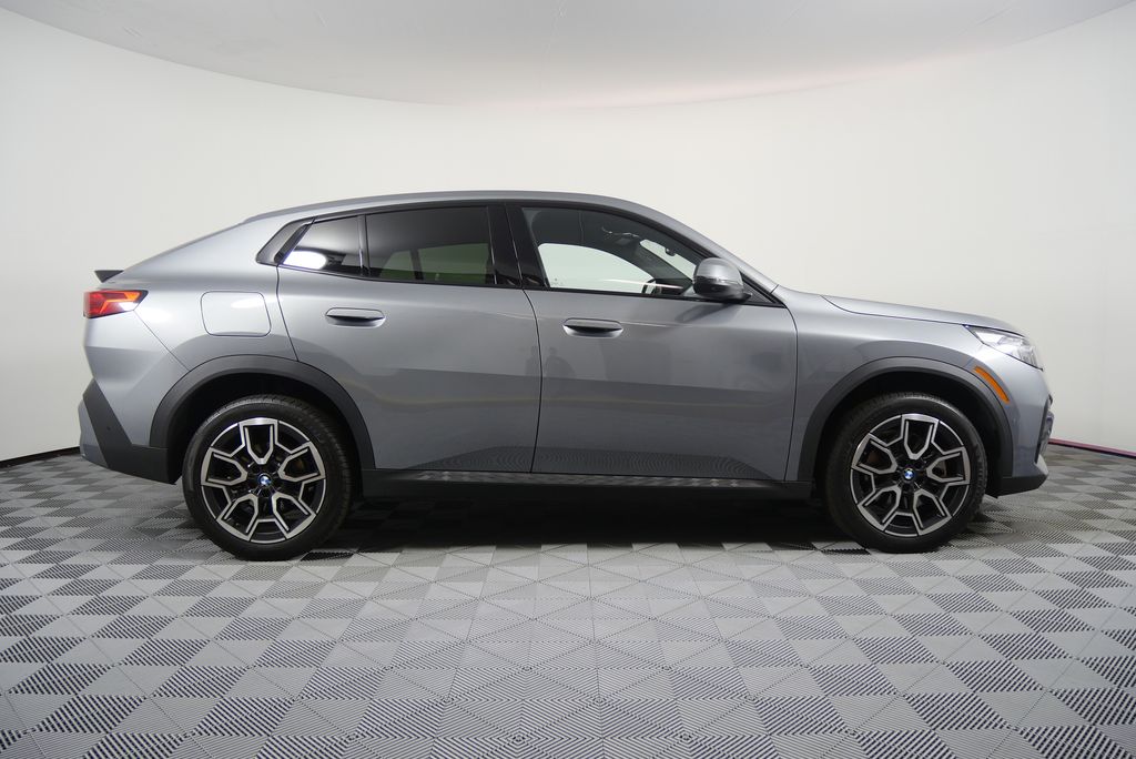 Thumbnail: 2025 BMW X2 - 2