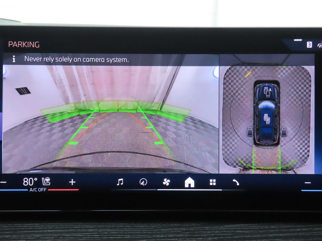 Thumbnail: 2025 BMW X7 - 15