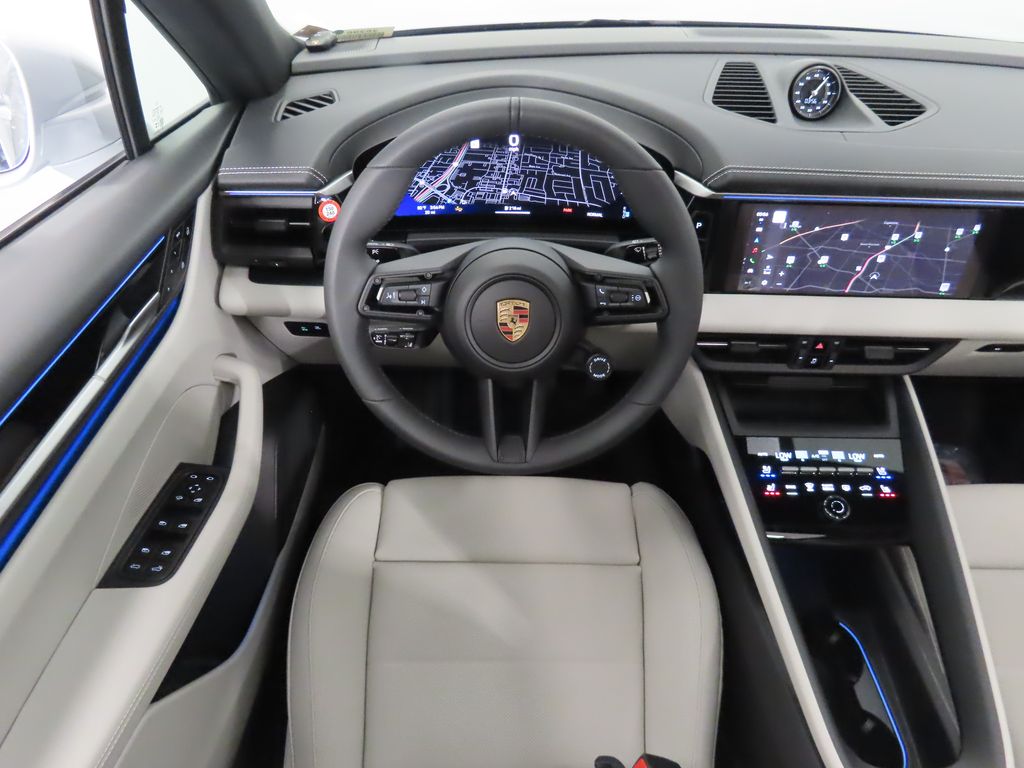 Thumbnail: 2025 Porsche Macan - 17