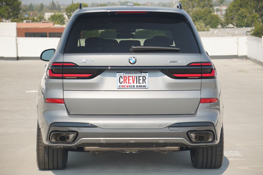 Thumbnail: 2026 BMW X7 - 6