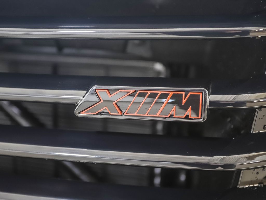 Thumbnail: 2026 BMW XM - 9