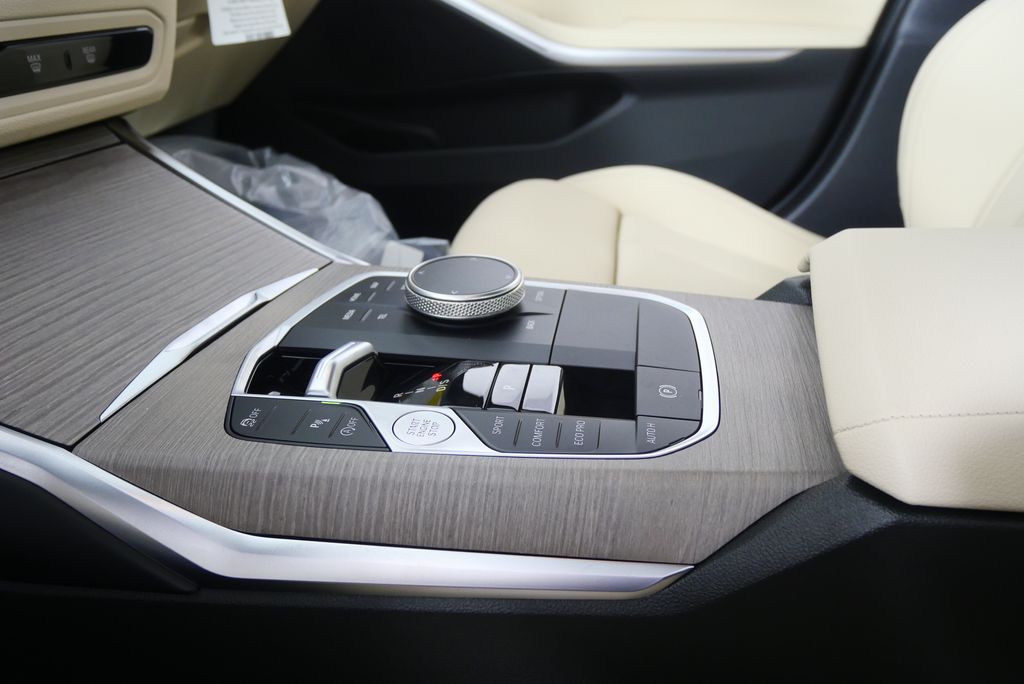 Thumbnail: 2026 BMW 3 Series - 21