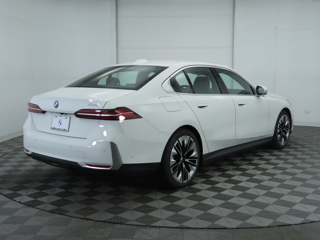 Thumbnail: 2025 BMW 5 Series - 5