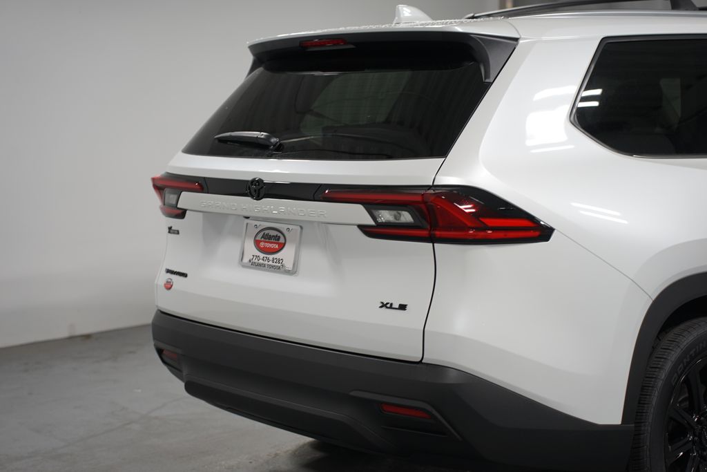 Thumbnail: 2025 Toyota Grand Highlander - 9