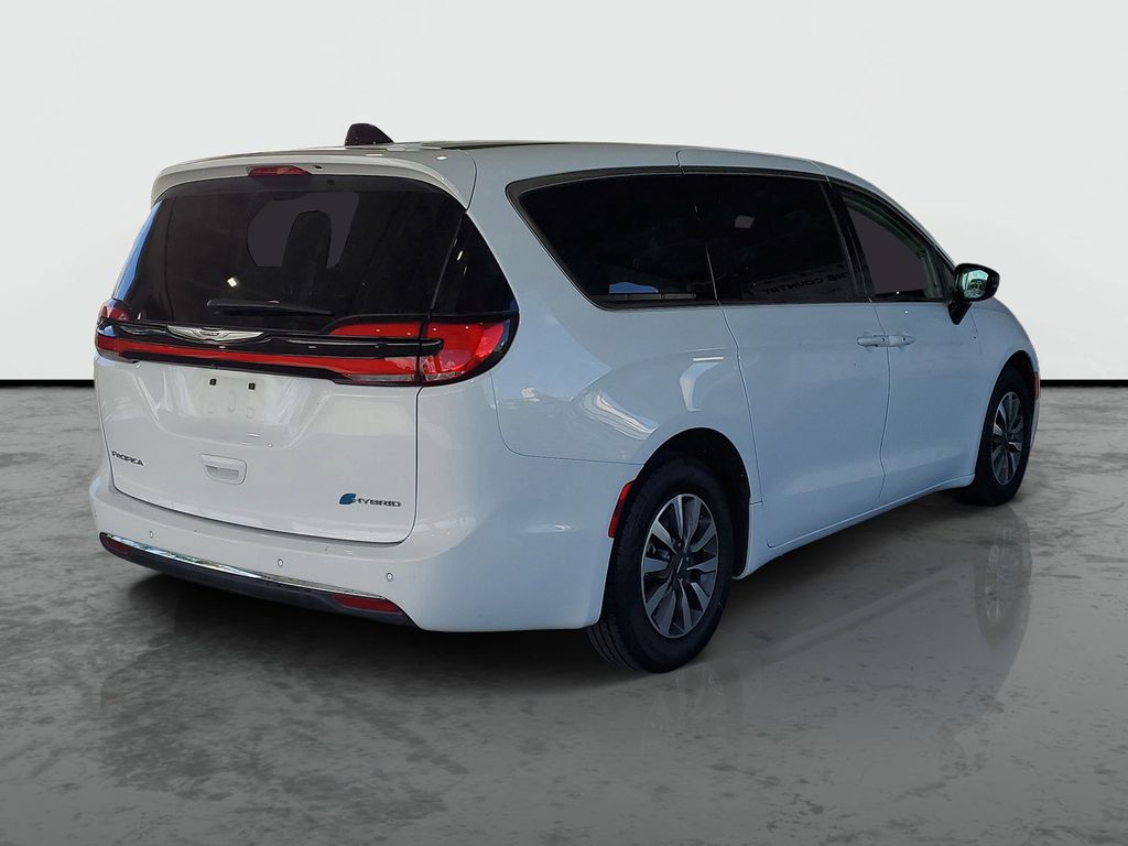Certified 2024 Chrysler Pacifica PHEV Select with VIN 2C4RC1S78RR153761 for sale in Tamarac, FL