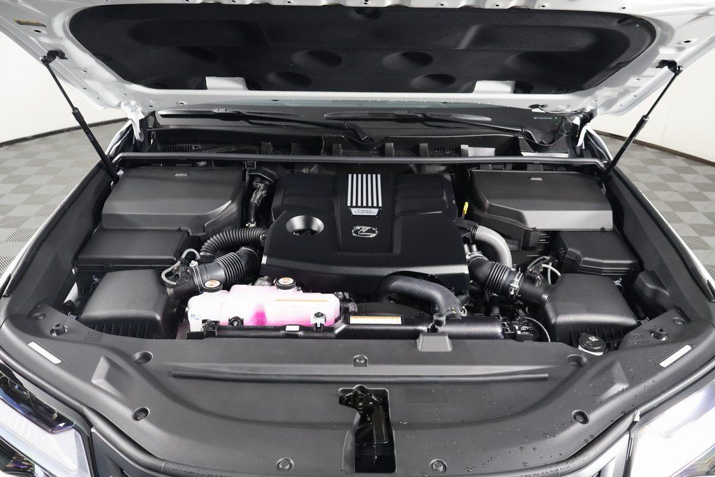 2025 Lexus LX 600 10