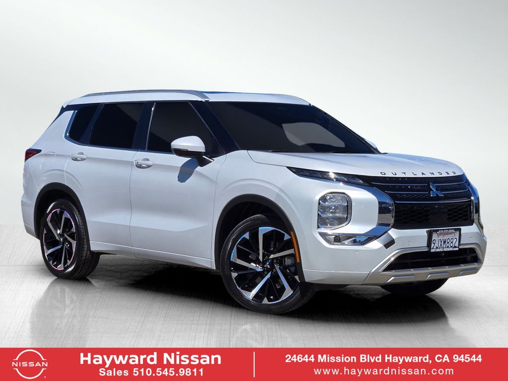 White Diamond 2024 Mitsubishi Outlander SUV / Crossover Front-Wheel Drive Continuously Variable Transmission