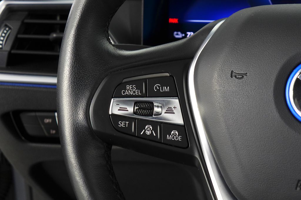 Thumbnail: 2023 BMW i4 - 30