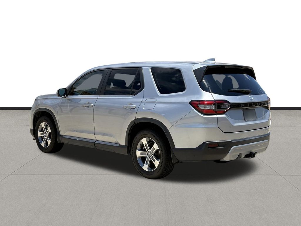 2023 Honda Pilot EX-L Silver at Community Honda