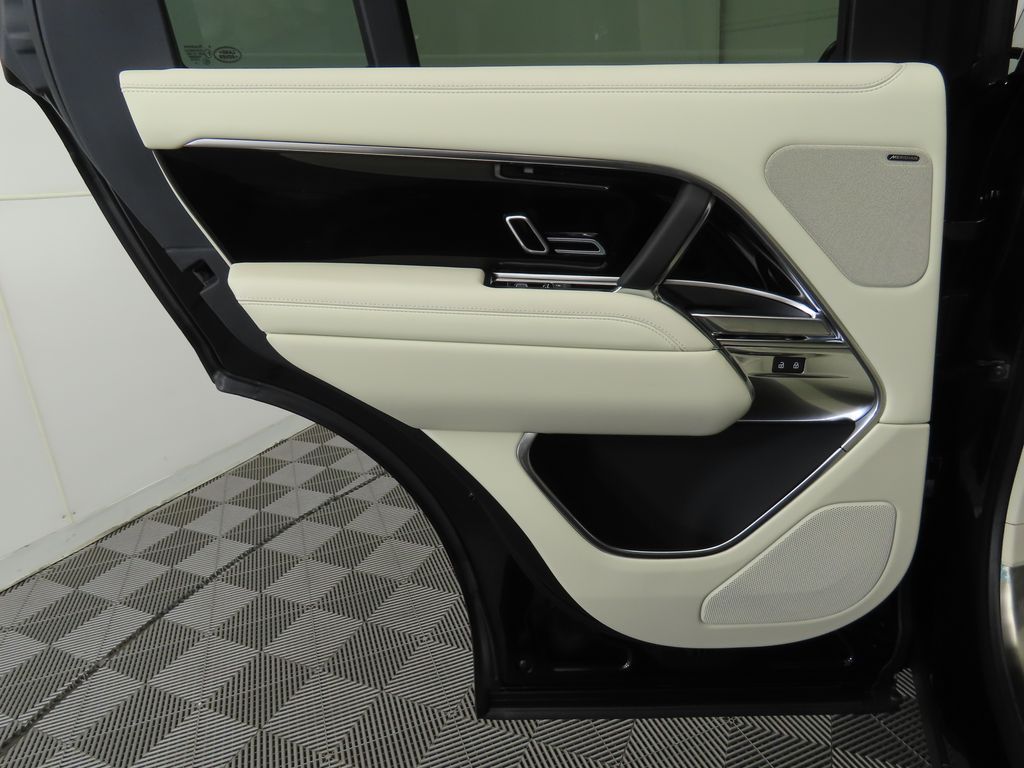 Thumbnail: 2025 Land Rover Range Rover - 27