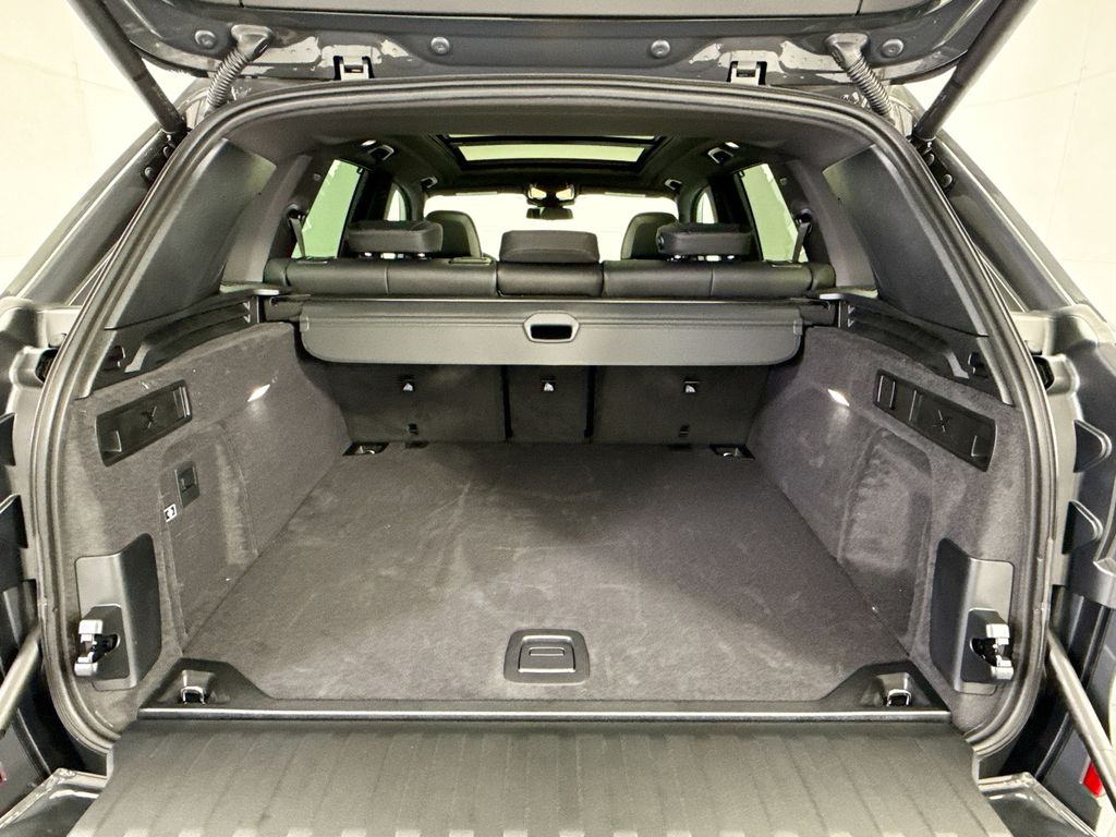 Thumbnail: 2026 BMW X5 - 27