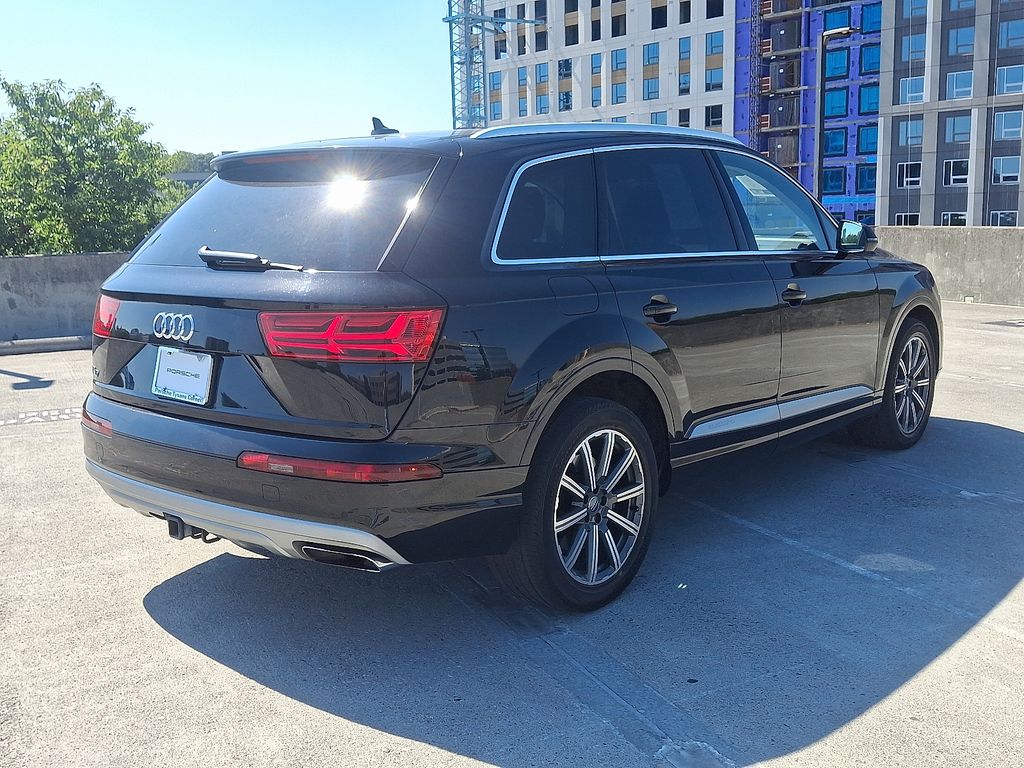 Thumbnail: 2019 Audi Q7 - 8