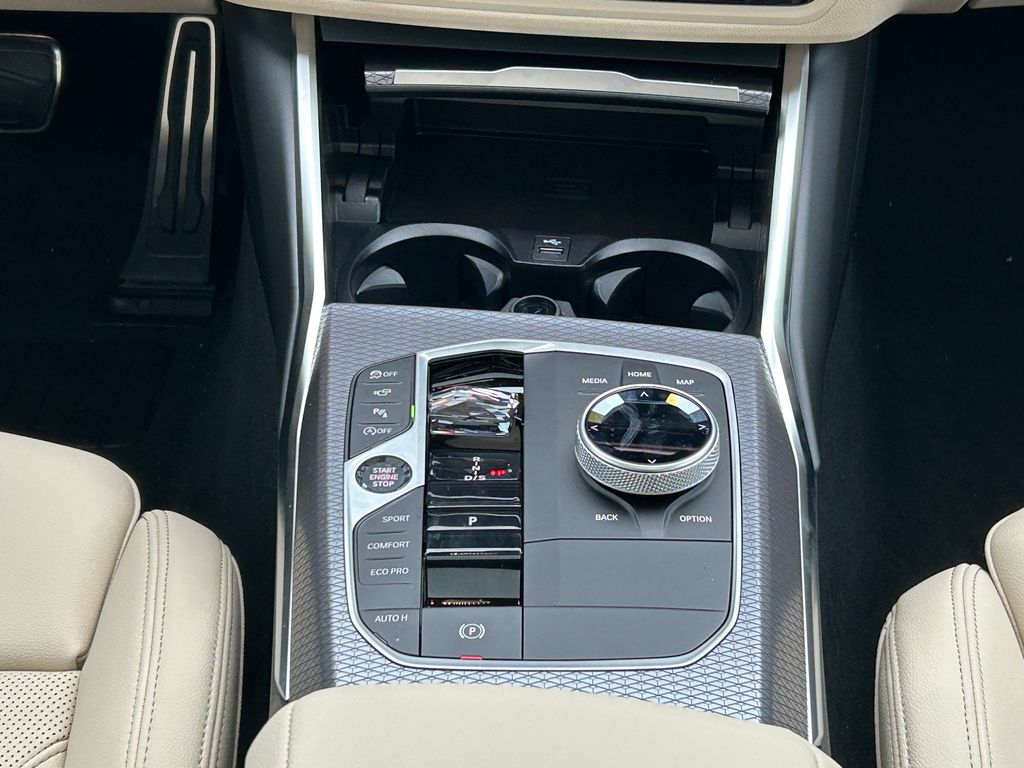 Thumbnail: 2026 BMW 3 Series - 27