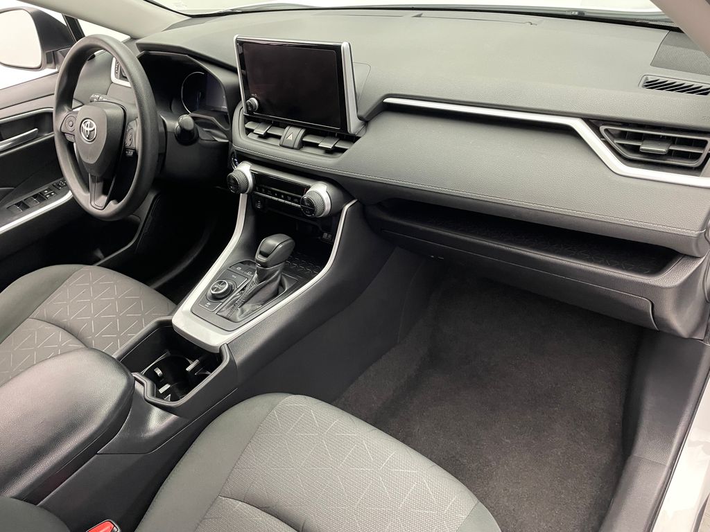 Thumbnail: 2024 Toyota RAV4 - 16