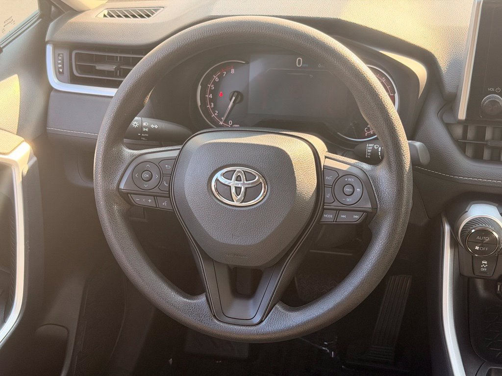 2025 Toyota RAV4 XLE Magnetic Gray Metallic - Jim Hudson Acura - Image 19