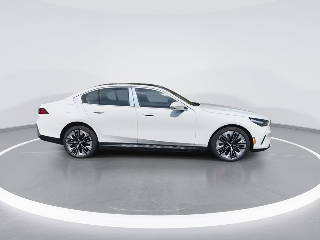 Thumbnail: 2027 BMW i5 - 9