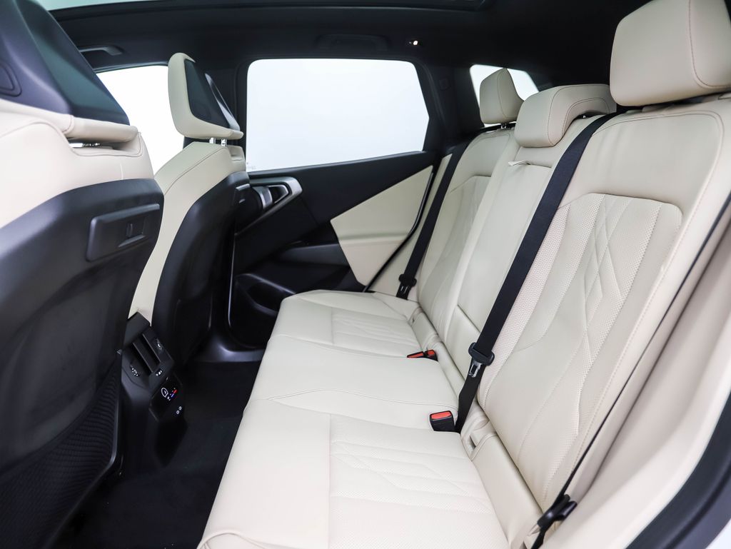 Thumbnail: 2026 BMW X3 - 21
