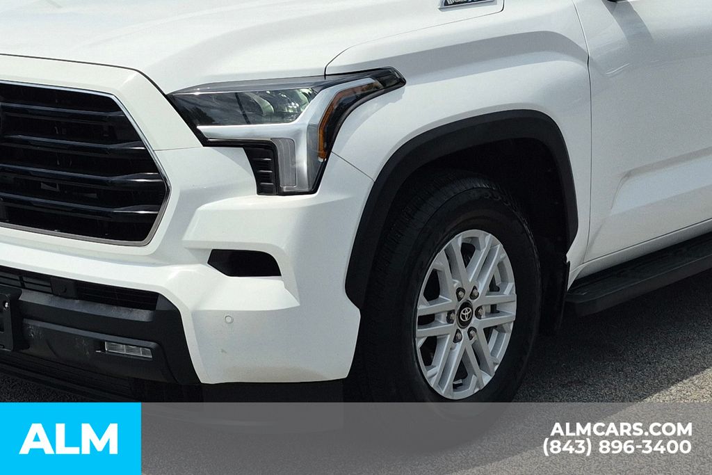 Used 2025 White Toyota SR5 image 11