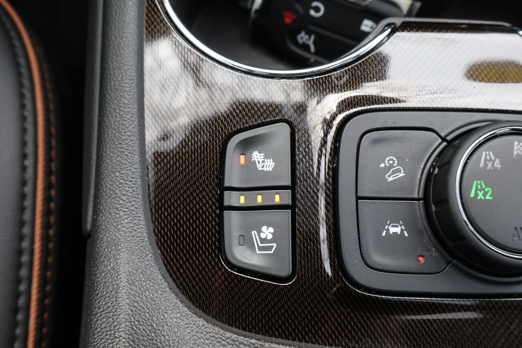 2021 GMC Acadia AT4 18