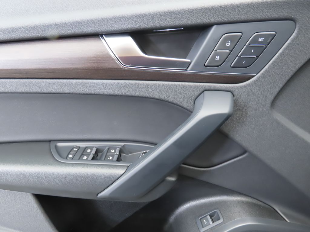 Thumbnail: 2023 Audi Q5 - 21