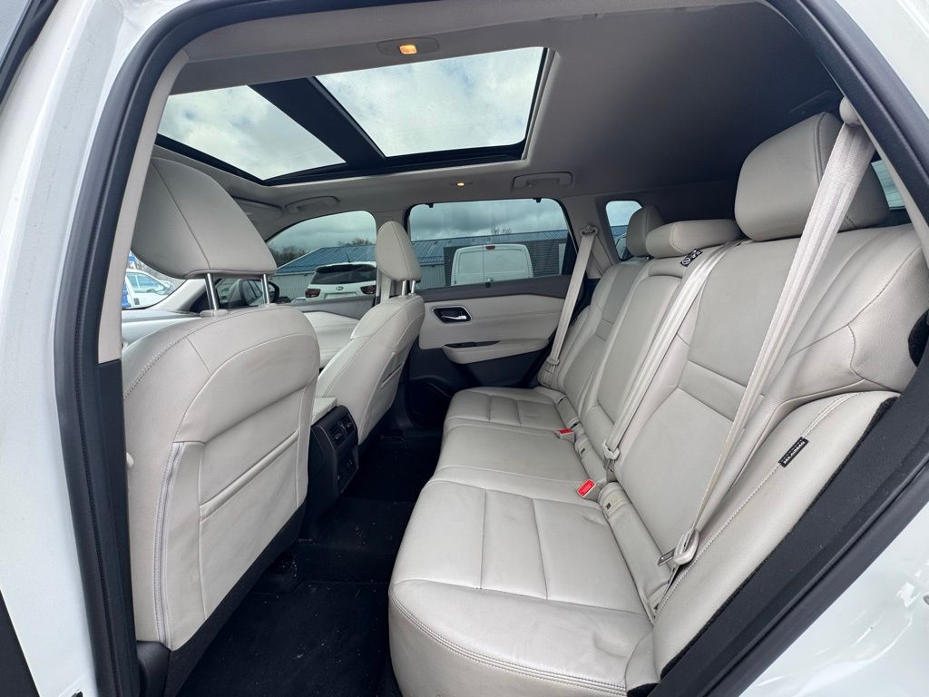 2021 Nissan Rogue SL - 11
