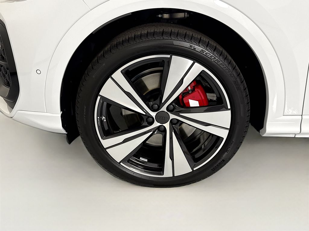 Thumbnail: 2026 Audi SQ5 - 30