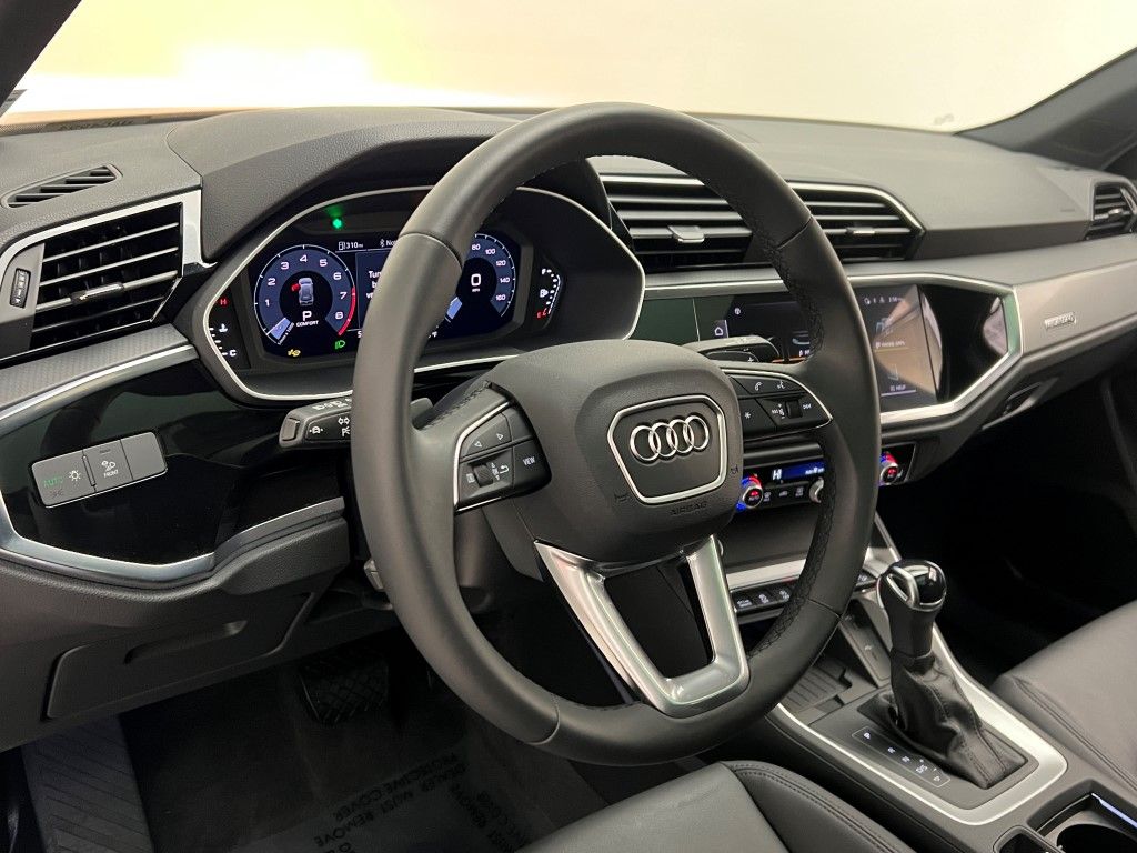 Thumbnail: 2025 Audi Q3 - 26