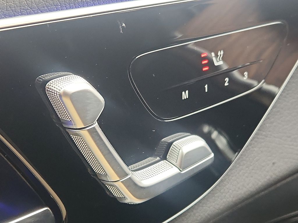 Thumbnail: 2025 Mercedes-Benz GLC - 23