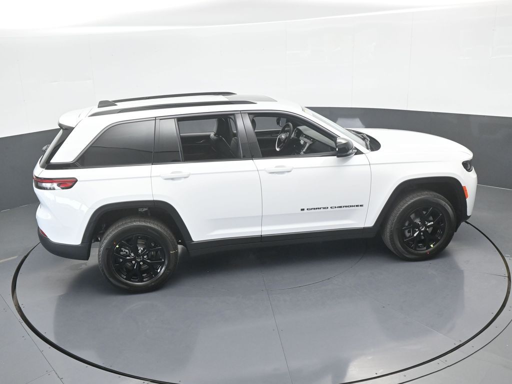 New 2026 Bright White Clearcoat Jeep Laredo image 48