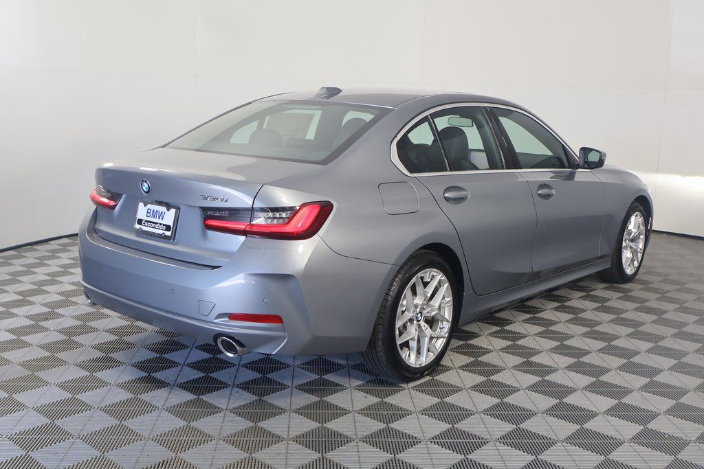 Thumbnail: 2025 BMW 3 Series - 2