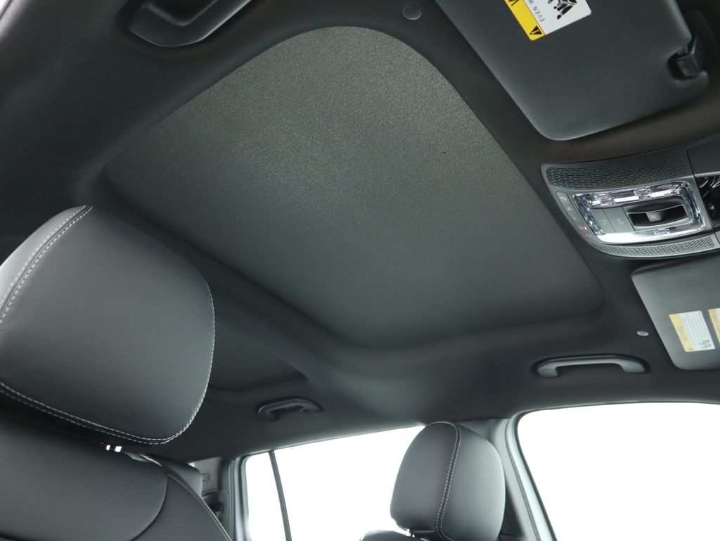 Thumbnail: 2025 Mercedes-Benz GLB - 19