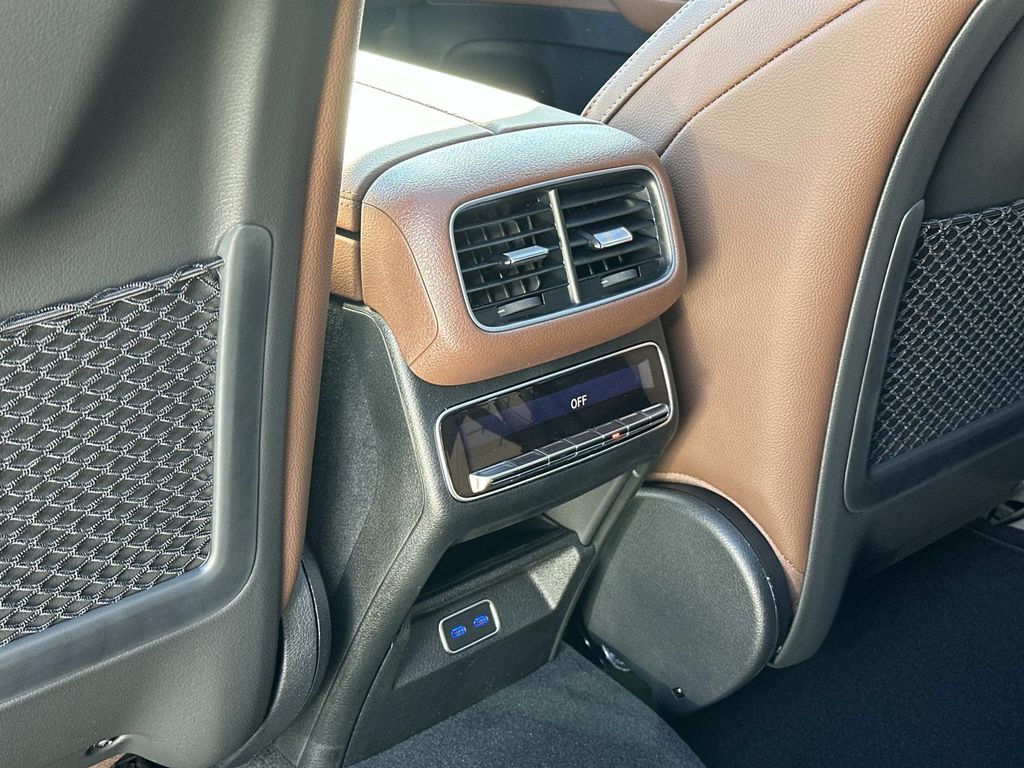 Thumbnail: 2026 Mercedes-Benz GLE - 19