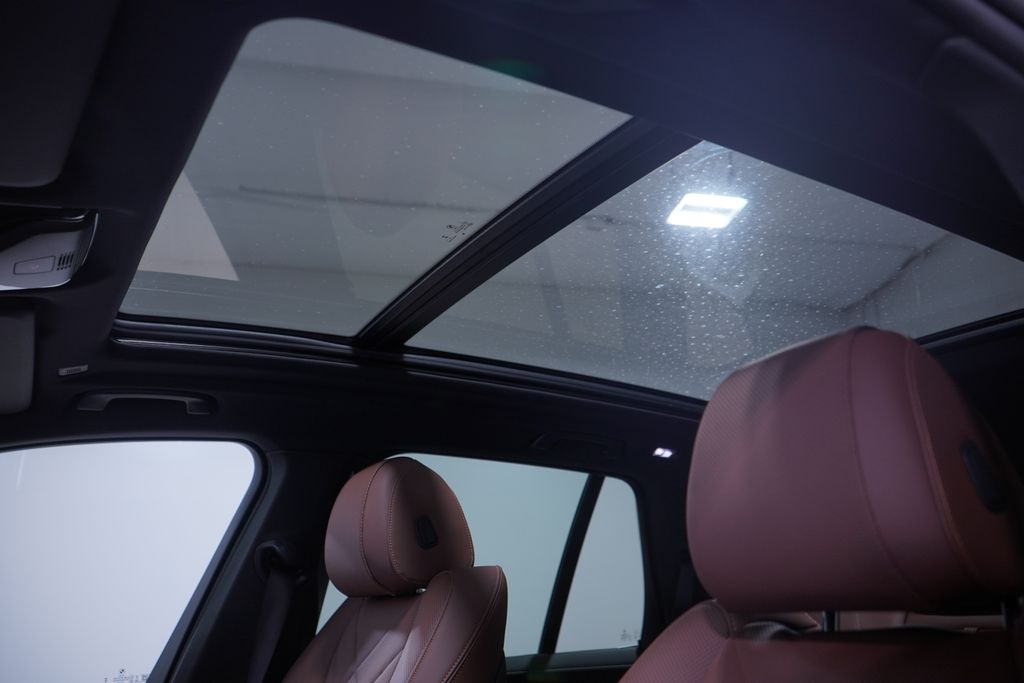 Thumbnail: 2026 BMW X5 - 8